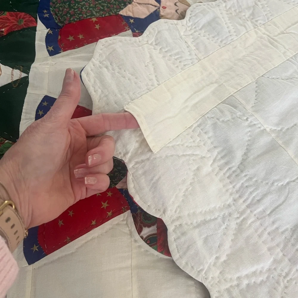 HANDMADE Angel Praying Choir Festive QUILT Scalloped Edges HOLIDAY CHRISTMAS Tre